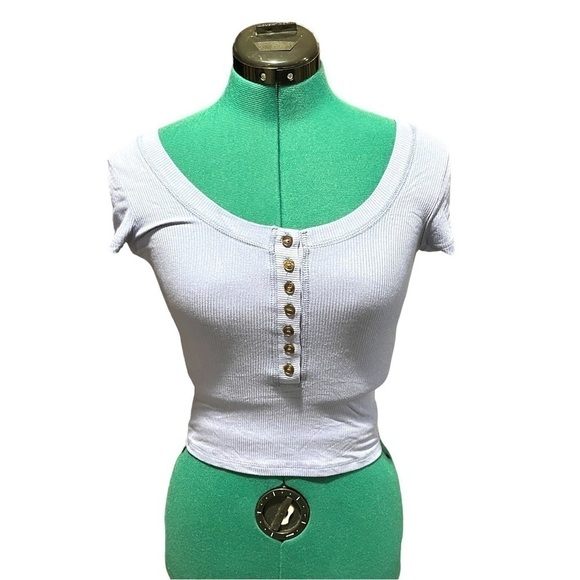 LULU’S XS fitted light blue top size NWT MSRP $40 - Picture 1 of 7